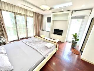 67131 BR Apt Cozy studio Ho Tay spacious balcony full sunlight - Hanoi - 0