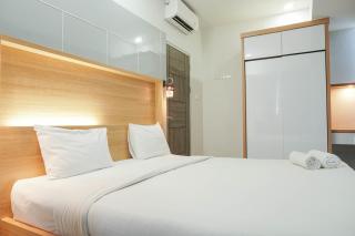 Fully Furnished with Comfortable Design 2BR Harco Mangga Besar Apartment By Travelio - 9