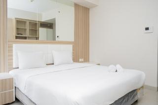 Simply Strategic and Comfy Studio Paramount Skyline Apartment By Travelio - Tangerang - 8