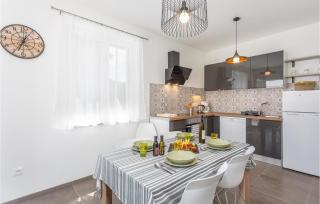 Beautiful Apartment In Vrbnik With Wifi - Vrbnik - 4