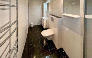 2 Bedroom Cozy Home In Beddingestrand - 1