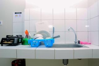 Fully Furnished with Comfortable Design Studio Springlake Summarecon Apartment By Travelio - Bekasi - 1