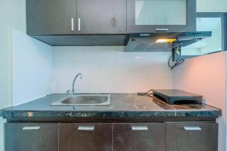Pool View Studio Apartment @ Springlake Summarecon Bekasi By Travelio - Bekasi - 3
