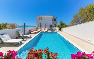 Lovely Apartment In Okrug Gornji - Trogir - 0