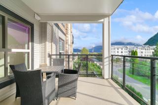 Exquisite 2BR Escape Mountain Beauty Awaits - 0