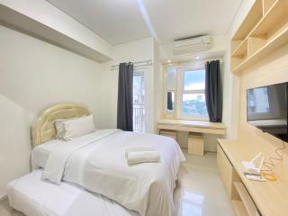Classy Chic Studio Room at Apartment Parahyangan Residence Bandung By Travelio - Bandung - 5