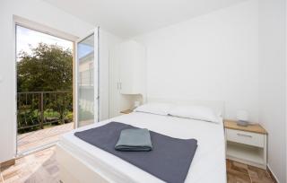 1 Bedroom Gorgeous Apartment In Imotski - 6