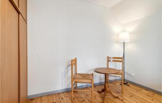 2 Bedroom Awesome Apartment In Rønne - 2