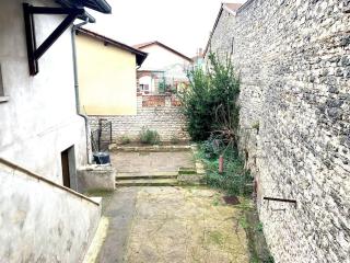 Maison de village avec extérieur - 2