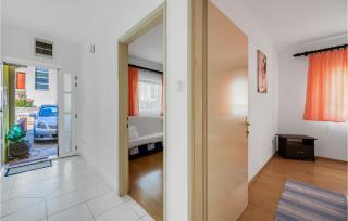 Cozy Apartment In Vodice With Wifi - Vodice - 5