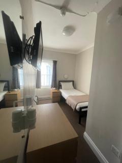 Lords Hotel - 3