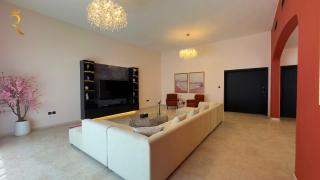 Exquisite 5-BR Paradise in Al Danah - Abu Dhabi - 4