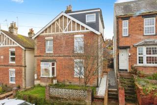 Stylish Spacious House Central Tonbridge With Free Parking & Garden - 4