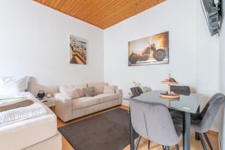 Chic Apartment in Leoben - Balcony & Easy City Access - Leoben - 7