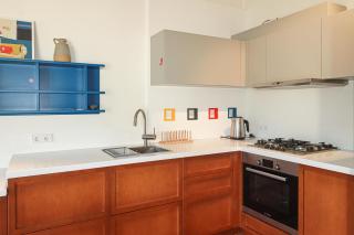 Modern 1BR apt w spacious balcony & a bathtub - 8