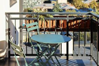 Modern 1BR apt w spacious balcony & a bathtub - Tbilisi - 7