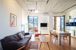 Modern 1BR apt w spacious balcony & a bathtub - 0