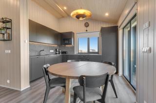 Cozy 3BR Family Home with Hot Tub & Scenic Views - 8