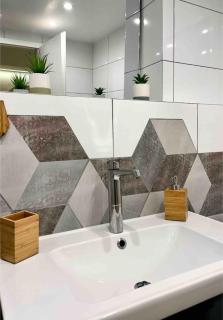 Fig Tree Patio Exarcheia - 6