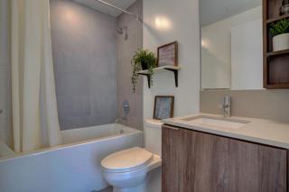 Wonderland Apartment in Vaughan - Vaughan - 8