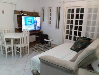 Casa confortável com amplo espaço a 800 m da praia - Porto Belo - 0