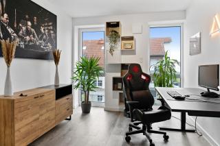 Modern Style Business Suite - Office - Kitchen - Balcony - Herzogenaurach - 8
