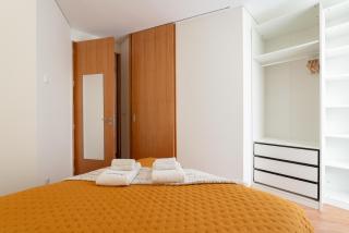 Host Wise - Bright and Cozy House with Dom Luís Bridge View - Porto - 3