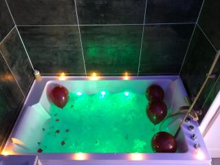 Malt&SPA jacuzzi privatif - LʼIsle-dʼAbeau - 4