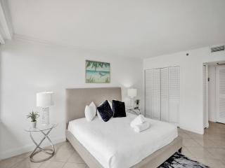 Spacious Ocean View Condo Beach Service 1507 - 3