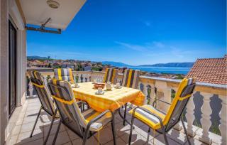 Beautiful Apartment In Novi Vinodolski - 0