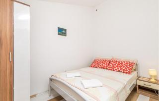 1 Bedroom Lovely Apartment In Potocnica - Borovići - 6