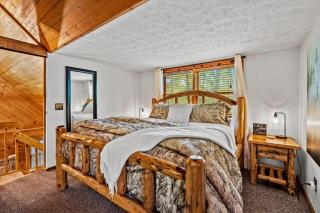 Serene Mountain Sanctuary- Hot Tub- Pool Table- EV Charger- Pet Friendly - Sevierville - 0