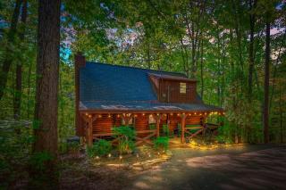 Serene Mountain Sanctuary- Hot Tub- Pool Table- EV Charger- Pet Friendly - Sevierville - 0