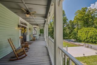 The Grand Castalian Inn Bed and Breakfast - Berkeley Springs - 6