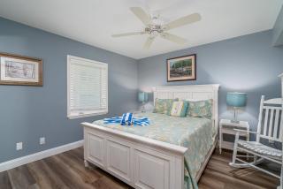 North End Retreat: 3BR w/ Balcony & Beach Access - Fort Myers Beach - 8