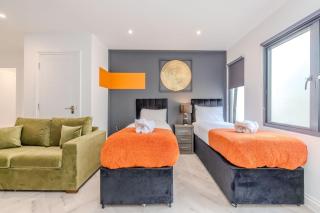 1-Bedroom with Balcony l Steps from Brighton Beach - Brighton & Hove - 5