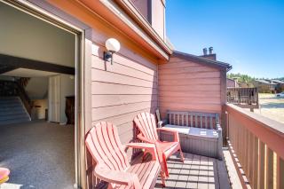 Warm Fraser Townhome with Community Amenities! - 8