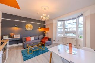 Roomy 2-Bedroom for a Peaceful Stay - Brighton & Hove - 0