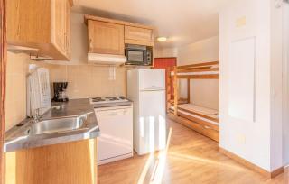 Awesome Apartment In Saint-Pancrace - Saint-Pancrace - 6