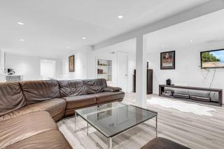 Comfortable 2-Bed Suite Near UBC - 5