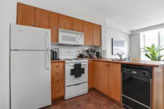 Peaceful Downtown 1-Bedroom Studio Apartment - Vancouver - 4