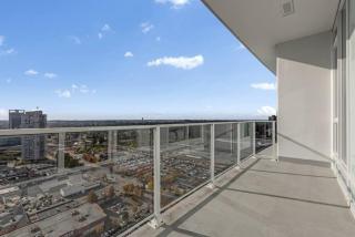 1-Bedroom Surrey Condo with Breathtaking Views - Surrey - 9