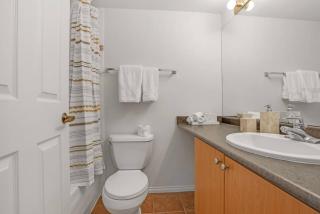 Peaceful Downtown 1-Bedroom Studio Apartment - Vancouver - 3