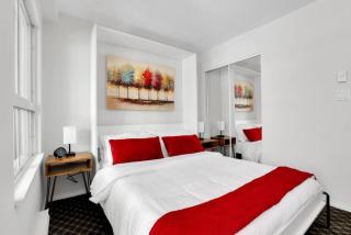 Peaceful Downtown 1-Bedroom Studio Apartment - Vancouver - 2