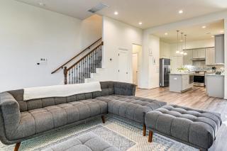 5 Mi to Downtown - Chic Home w/ Patio in Houston! - 7