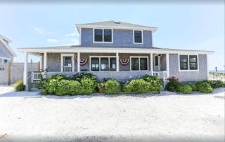 Truro Beachfront House For a Group - Truro - 0