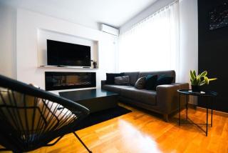 Monochromatic Apartment - Prishtinë - 4
