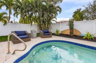 Beach Escape: Pool, Cozy Living, Close to the Gulf - Fort Myers Beach - 0
