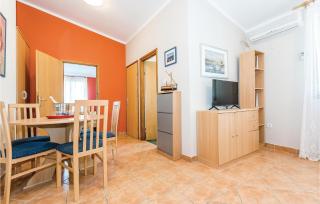 Two-Bedroom Apartment In Grebastica - Grebaštica - 2