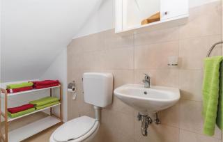 4 Bedroom Beautiful Home In Kunj - 6